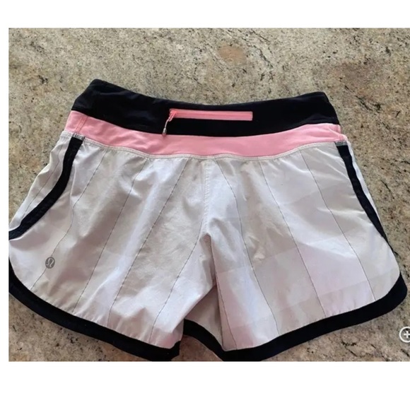 Lululemon Groovy Run Short Dune Gros Gingham Plaid Bleached Coral/Black - Picture 11 of 11